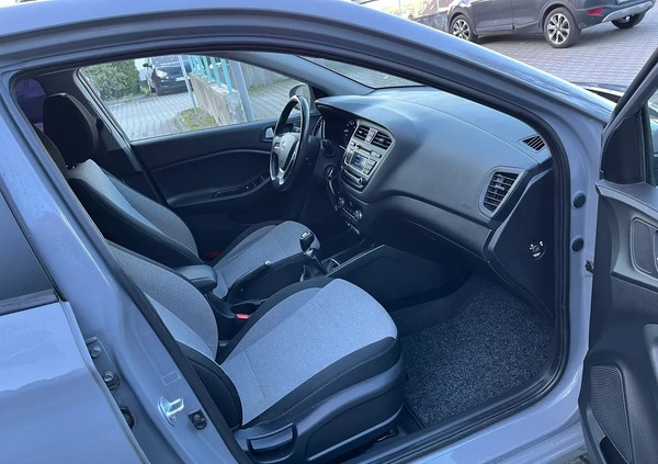 Hyundai i20 cena 35900 przebieg: 131000, rok produkcji 2015 z Stryków małe 497
